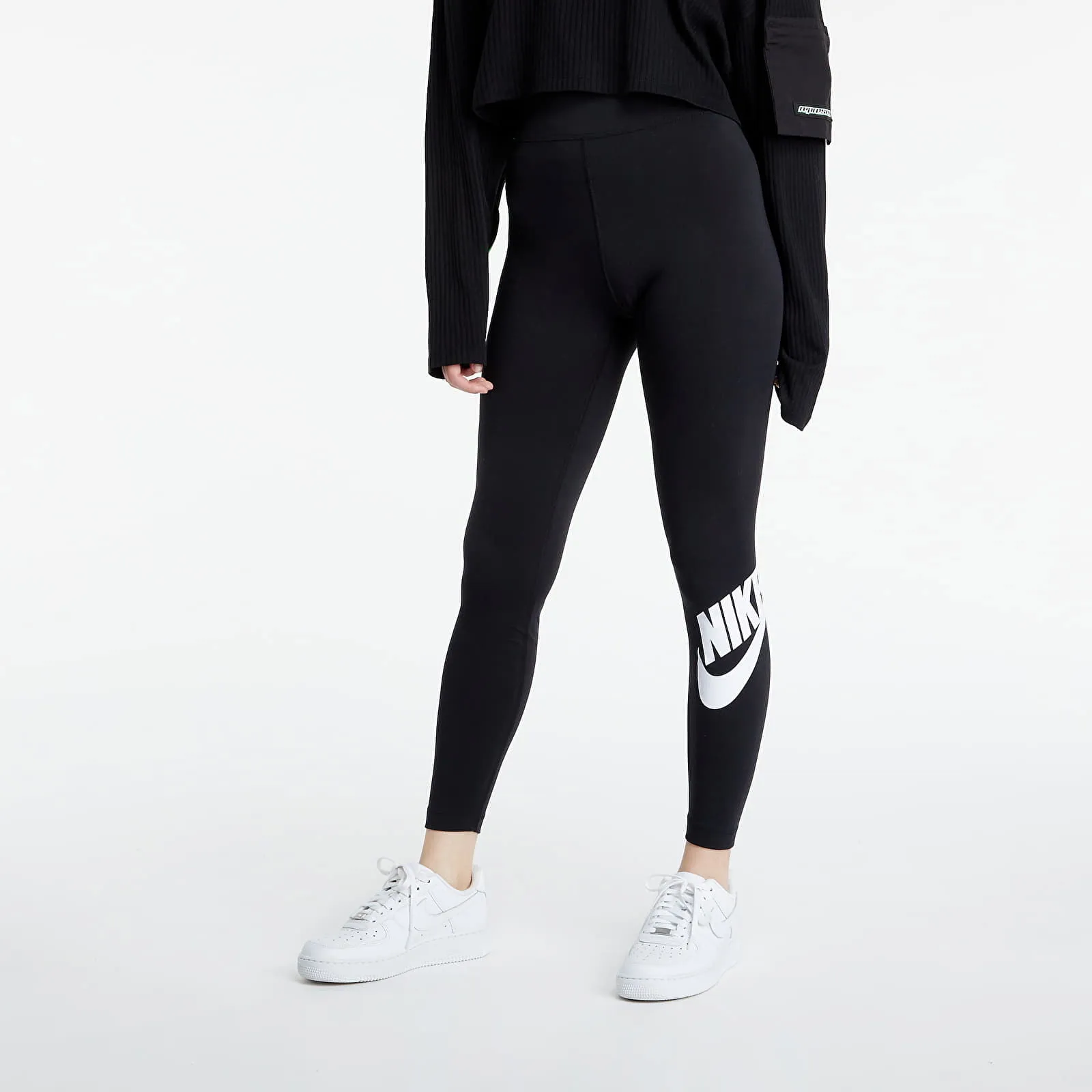 Nike Sportswear Essential High-Rise Leggings