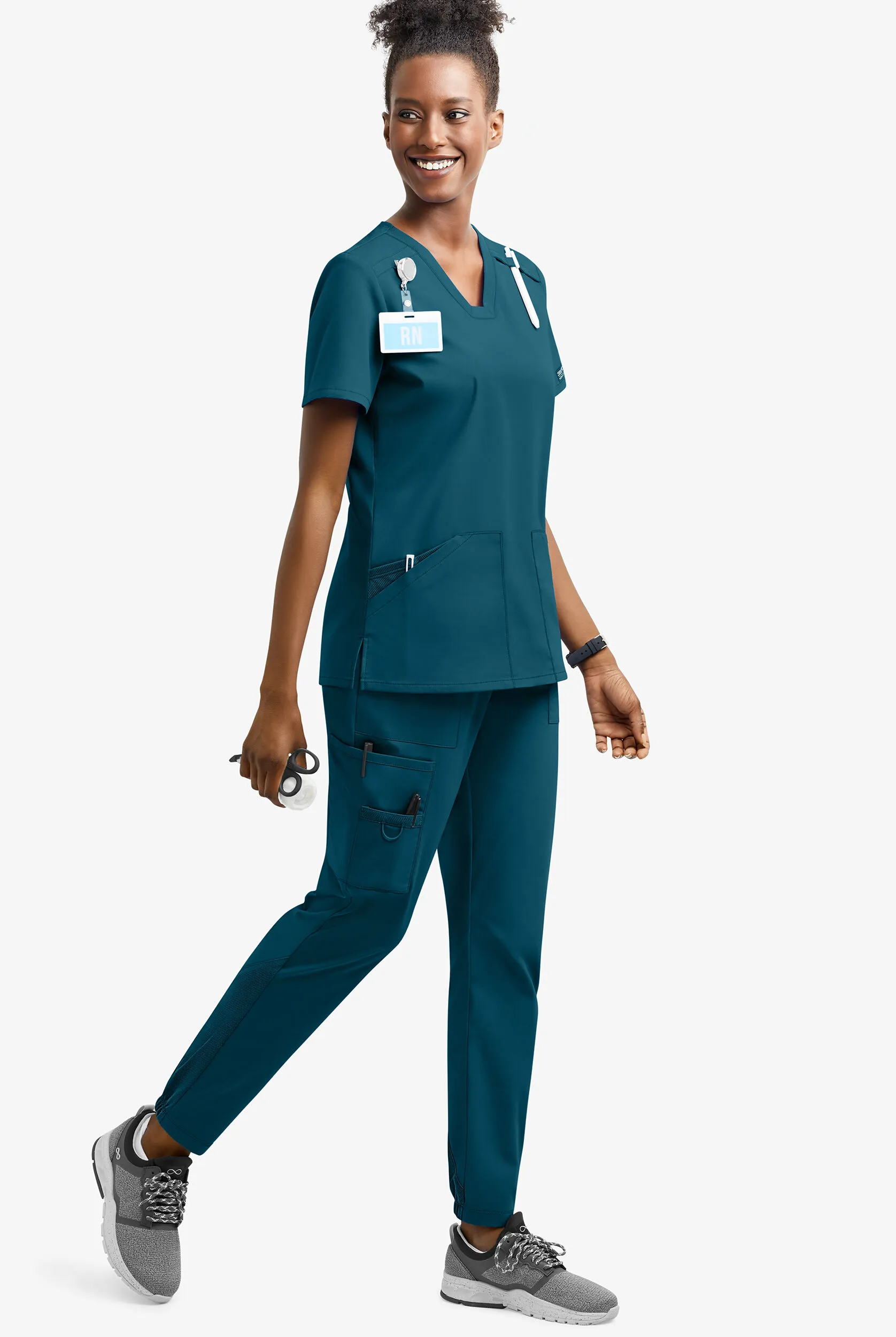 Pantalón médico Cherokee Workwear Professionals Active estilo jogger de tiro medio con 6 bolsillos para mujer