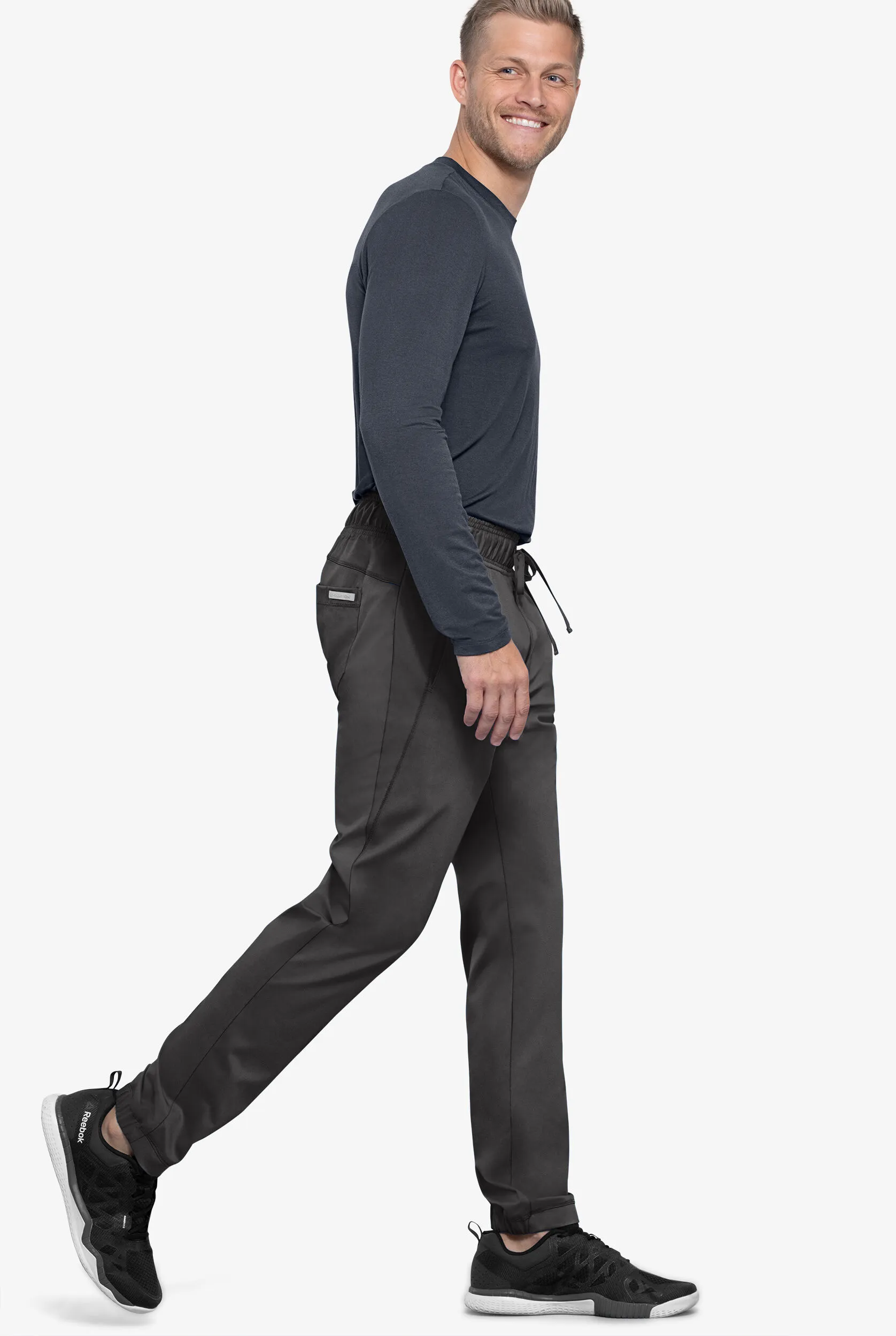 Pantalón médico Cherokee Workwear Revolution tall estilo jogger con detalles de malla y 5 bolsillos para hombre